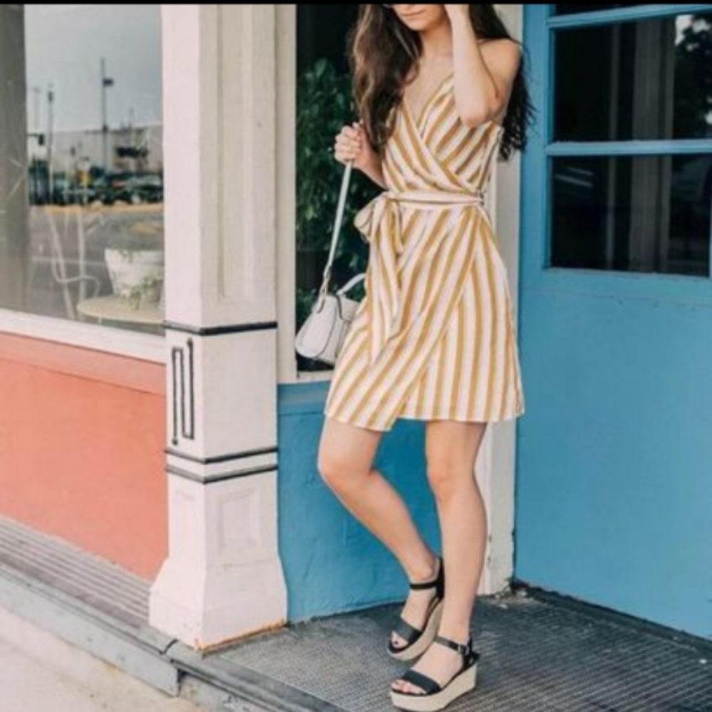 ESSUE Yellow Dress W/ Tie Up Adjustable Straps Zipper